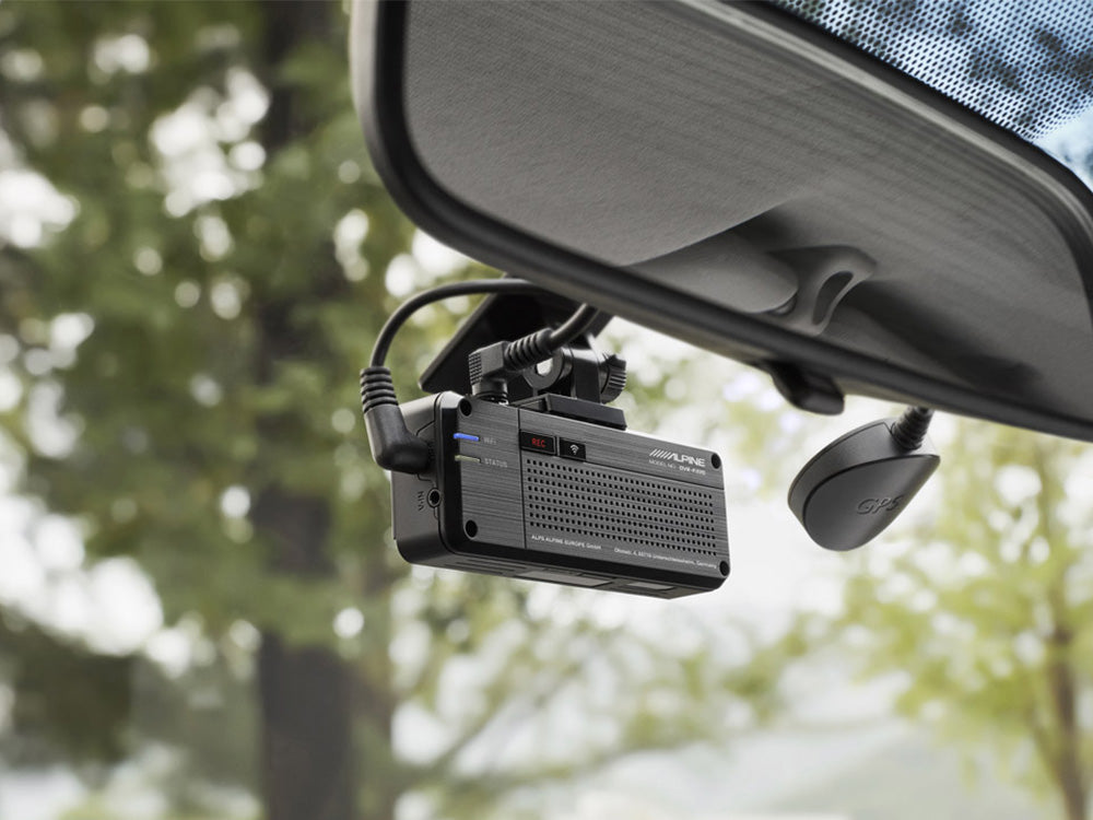 DVR-F220 - Dashcam avec assistance à la conduite et option multi-caméra